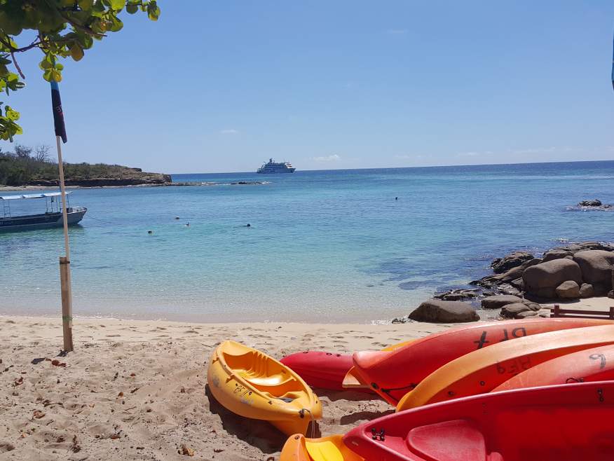 4 nights Barefoot Manta Island Package - including Yasawa Flyer Island transfers