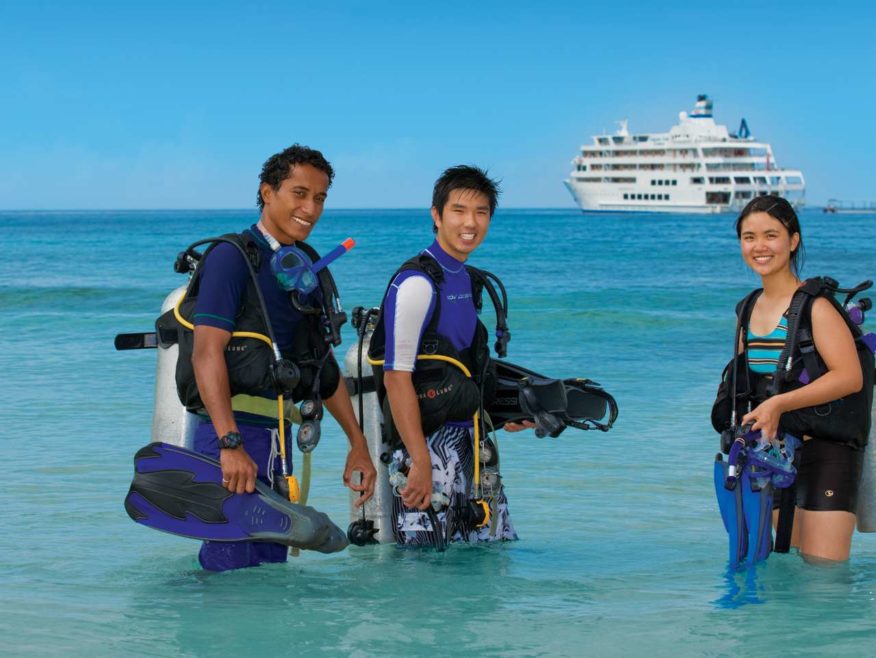 Captain Cook Yasawa Islands Cruise
